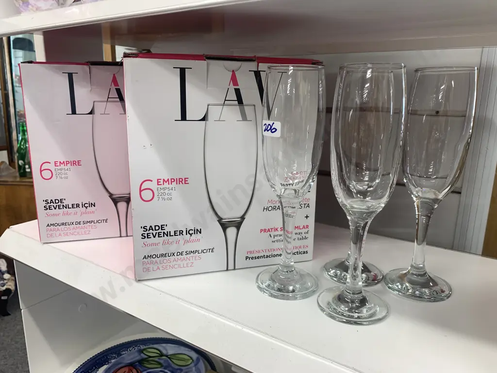 'Empire' Champagne Glasses x 16 Image 1++