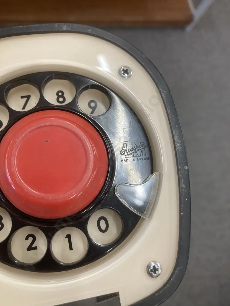 Mid-Century Cobra Ericofon Telephone from Ericsson, Sweden, Cream, H21cm Image 1++