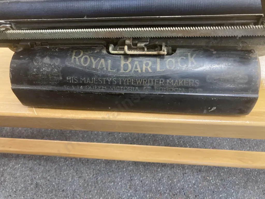 Antique Early 20th Century Royal Bar-Lock Typewriter, (Think Model No10) Image 1++