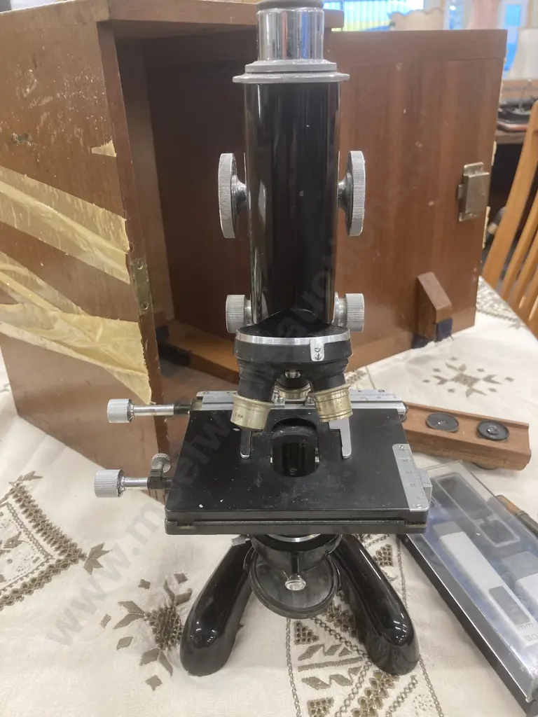 A 20thC Model 47 Beck London Microscope, With Metal Case, Numbered 22209, Six Lenses Image 1++