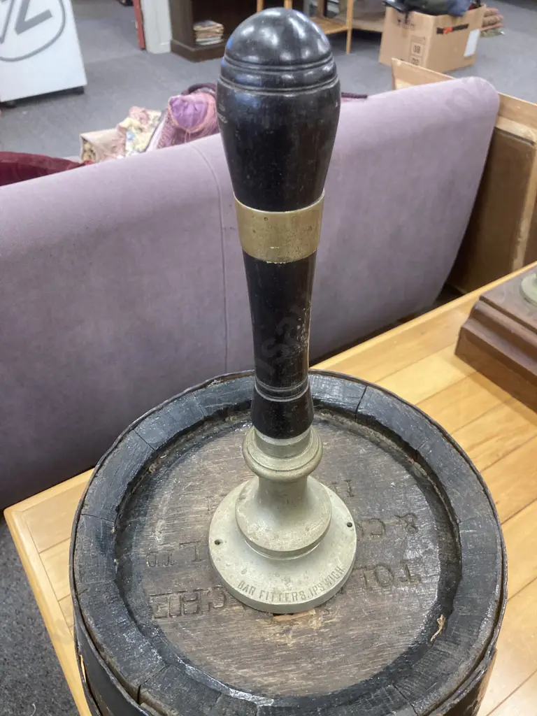 Vintage Wooden Barrell With a Bar Fitters Ipswich Single Beer Pull, 76cm Image 1++