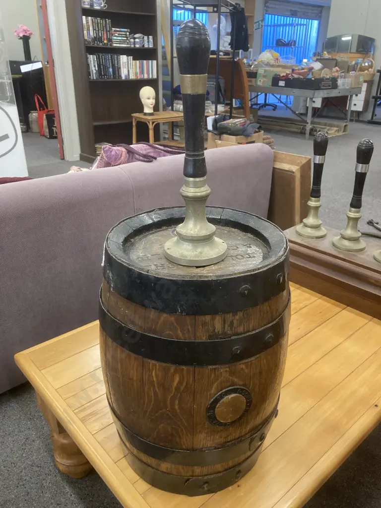 Vintage Wooden Barrell With a Bar Fitters Ipswich Single Beer Pull, 76cm Image 1++