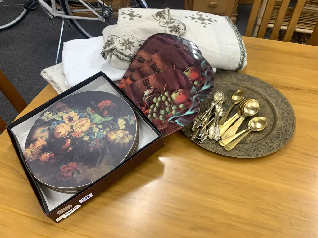 Set of Six Lady Clare Place Mats With Vintage Oval Place Mats, Round Brass Platter & Cutlery Image 1++