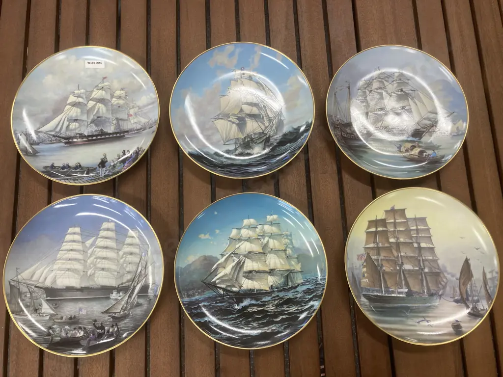 Selection of Six The Great Republic Collectors Plates Image 1++