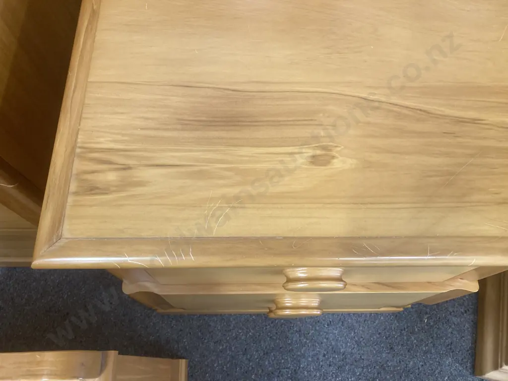 Pair of Rimu 3 Drawer Bedside Cabinets, H63 L52 D40cm With A Queensize Headboard, L150cm Image 1++