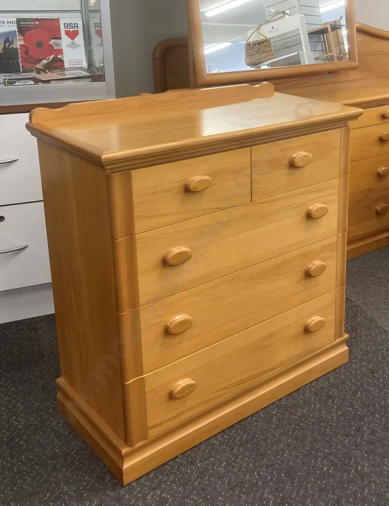 Rimu 5 Drawer Tallboy, H89 L83 D40cm Image 1++