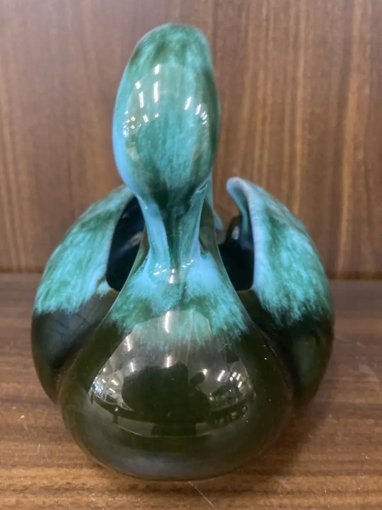 Blue Mountain Pottery Vintage High Gloss Black/Traditional Green Hues Swan Planter 70’s, 15 x 20cm Image 1++