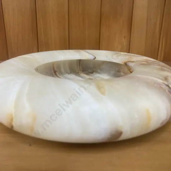 Vintage Mottled Cream Onyx Ashtray, Dia 18cm