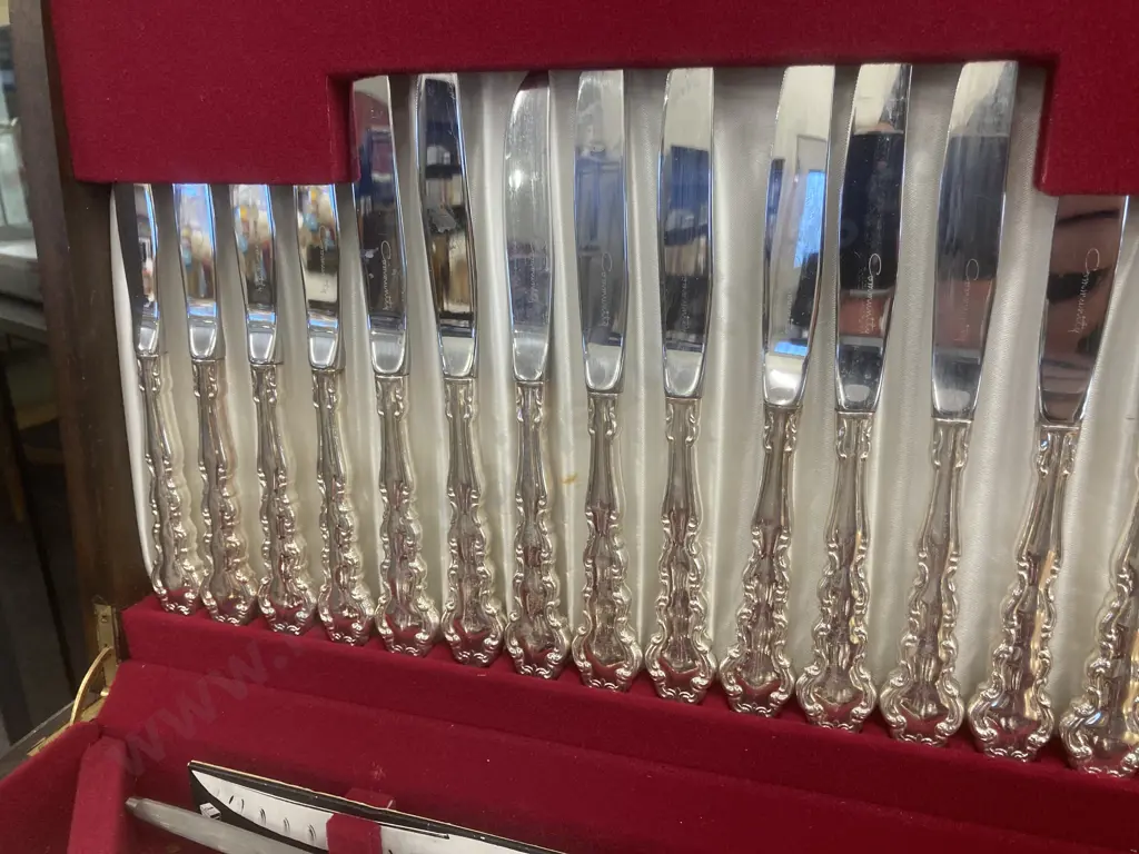 Oneida Mansion House Community Plate Cutlery, 87 Pieces In Mahogany Canteen Image 1++