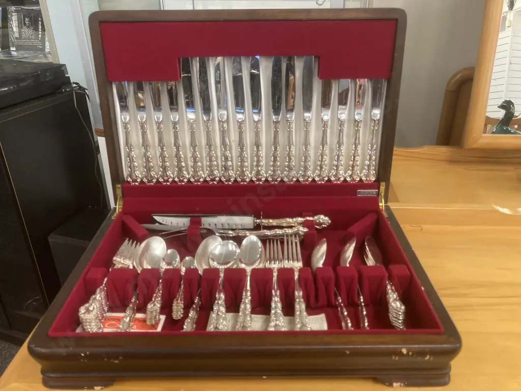 Oneida Mansion House Community Plate Cutlery, 87 Pieces In Mahogany Canteen Image 1++