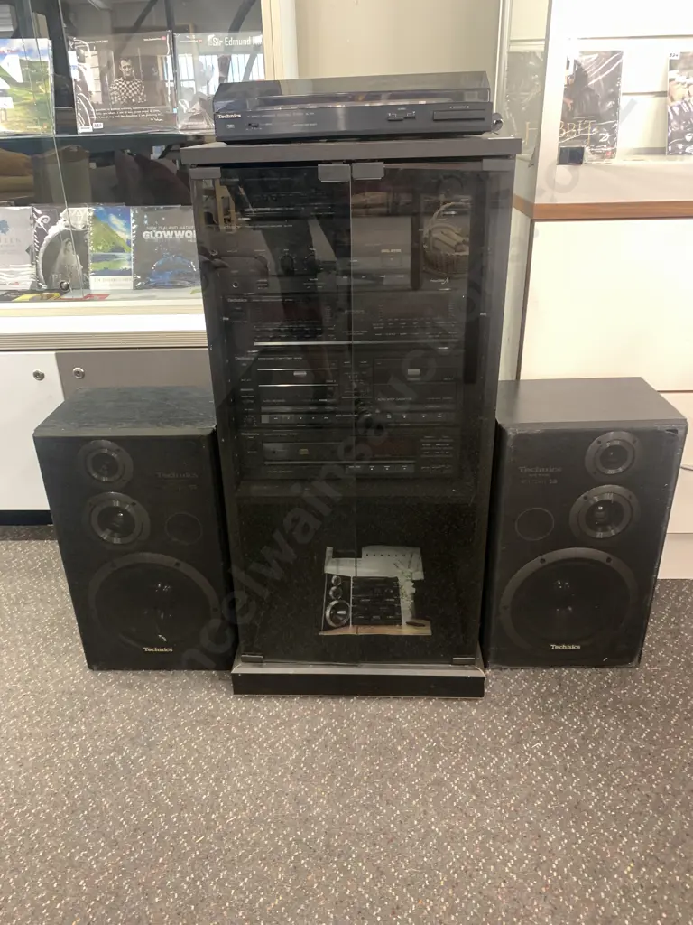 Technics Stereo Unit With Turntable, Amp, CD Etc & Pair of Speakers (1 x af), SU-X101 Image 1++
