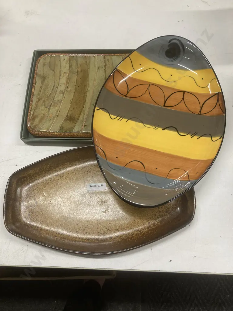 Petra Ceramics Platter, Pottery Brown Flecked Platter With 'The Gum Leaf Collection' Rectangular Stand Image 1++