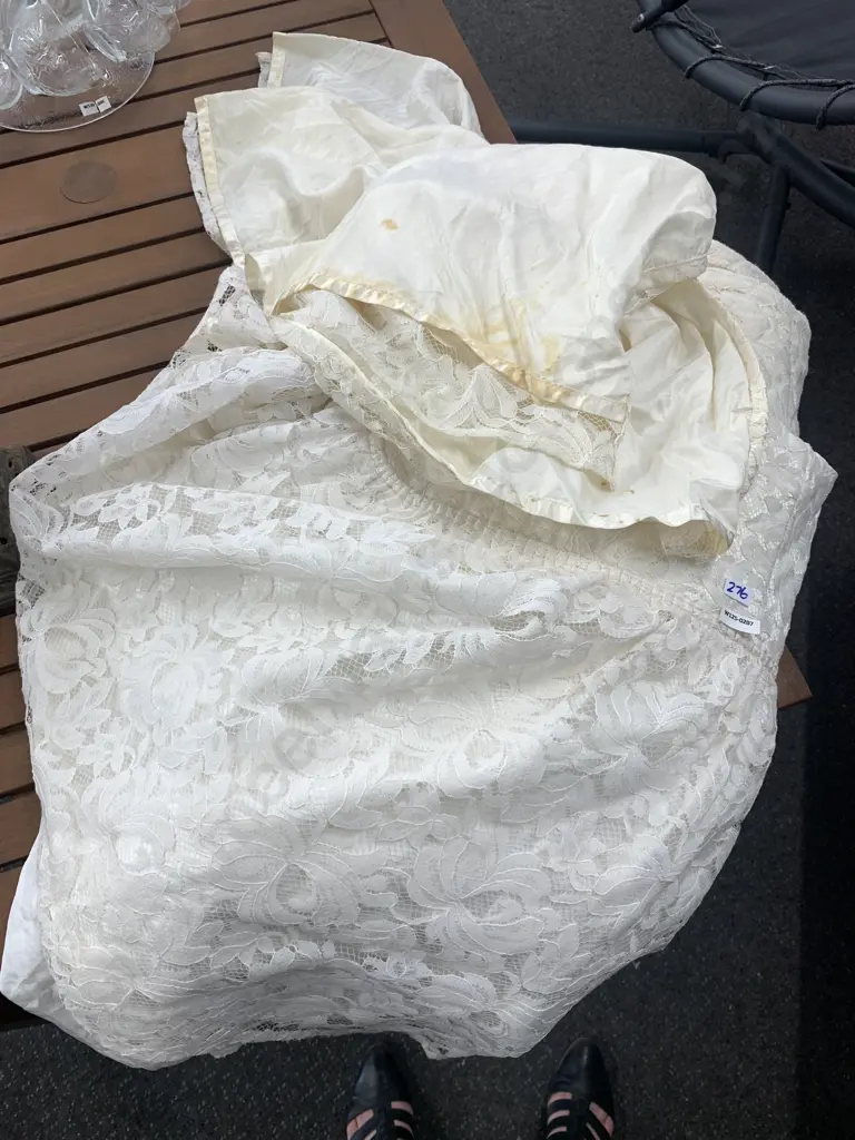 Beautiful Lace Double / Queensize Bedspread Image 1++