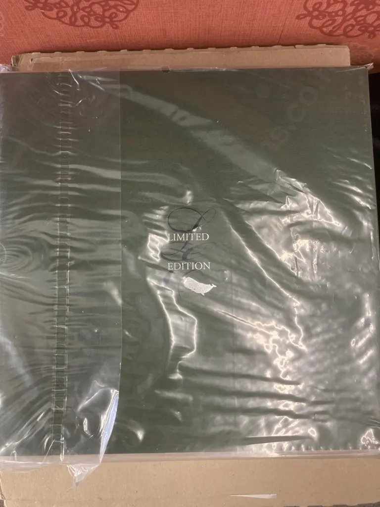 NZ Post Limited Edition Boxed "2010 Ross Dependency" Stamp Fold-Out Display (Unopened) Image 1++