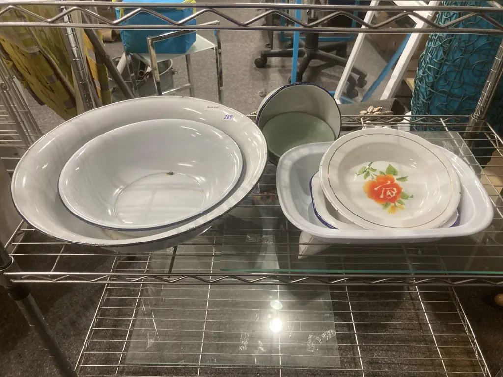 Selection of Enamelware, Large Bowls, Plates Etc Image 1++