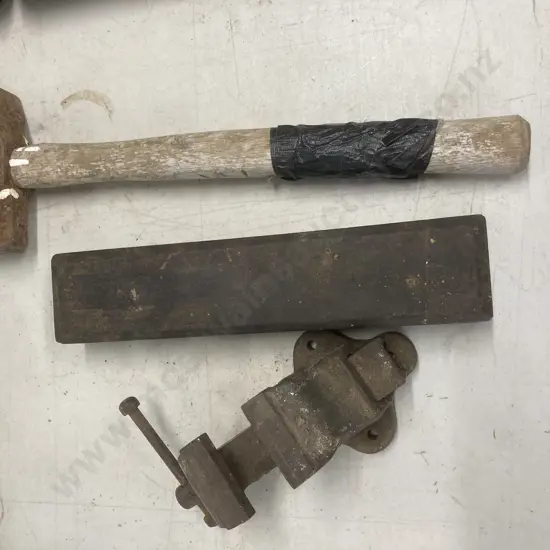 Leaver British made 00B Vice, Blacksmiths Hammer, Sharpening Stone In Wooden Case