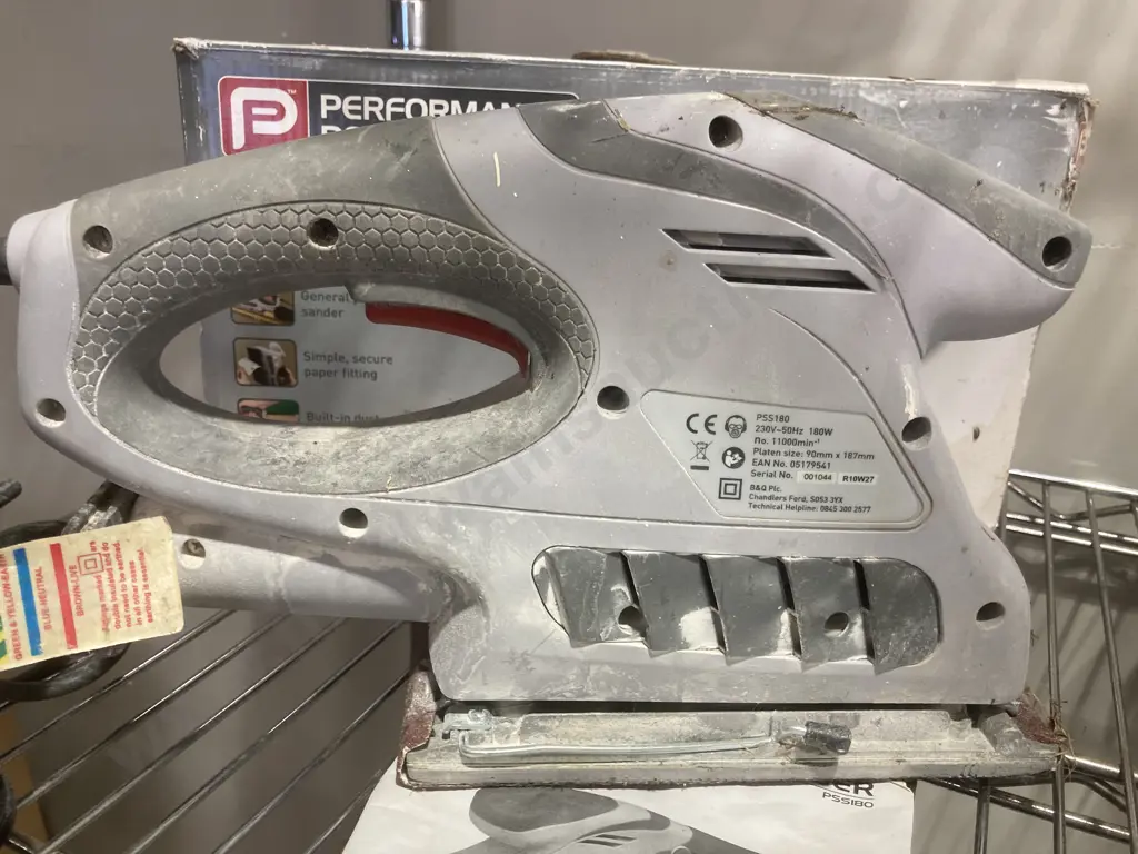 Performance Power 1/3 Sheet Sander, Model PSS180, 180W With manual (Has a UK Plug) Image 1++