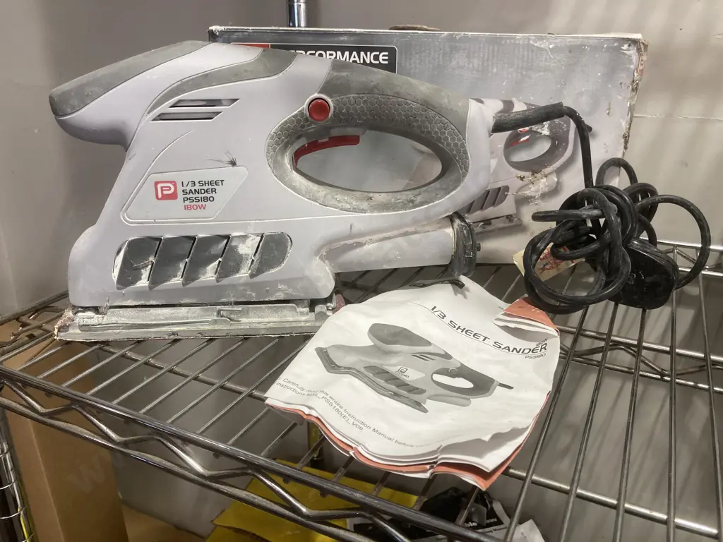 Performance Power 1/3 Sheet Sander, Model PSS180, 180W With manual (Has a UK Plug) Image 1++