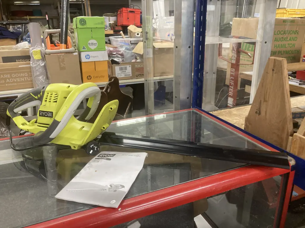 Ryobi Electric Hedge Trimmer, Model RHT5045, 500W With Manual Image 1++