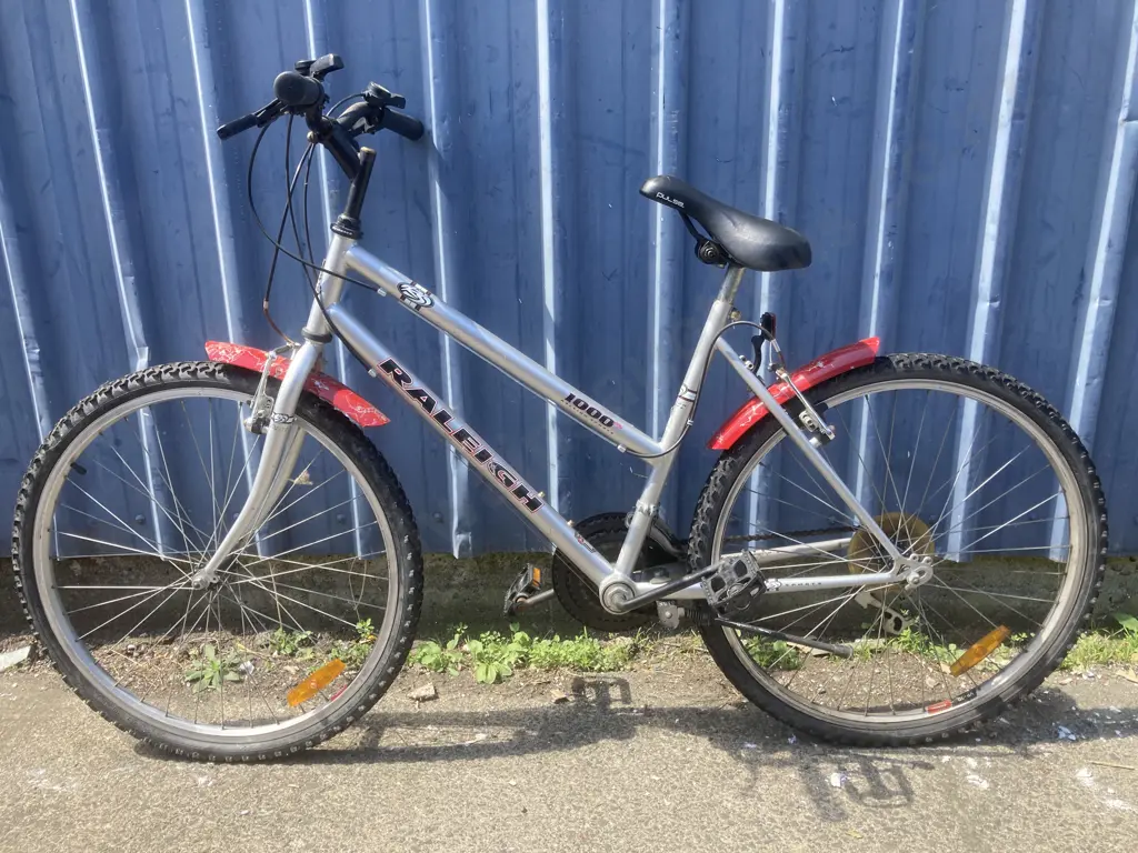 Ladies Raleigh 1000 Sports Bike, Silver & Black Image 1++