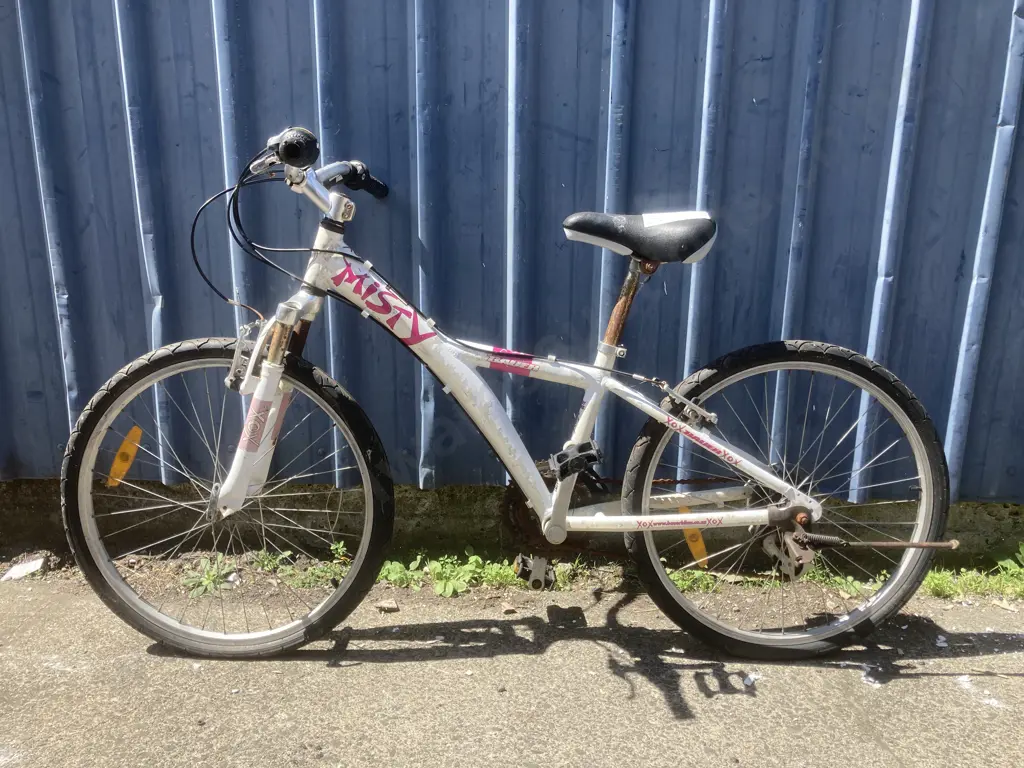 Bauer Misty White & Pink Childs Bike Image 1++