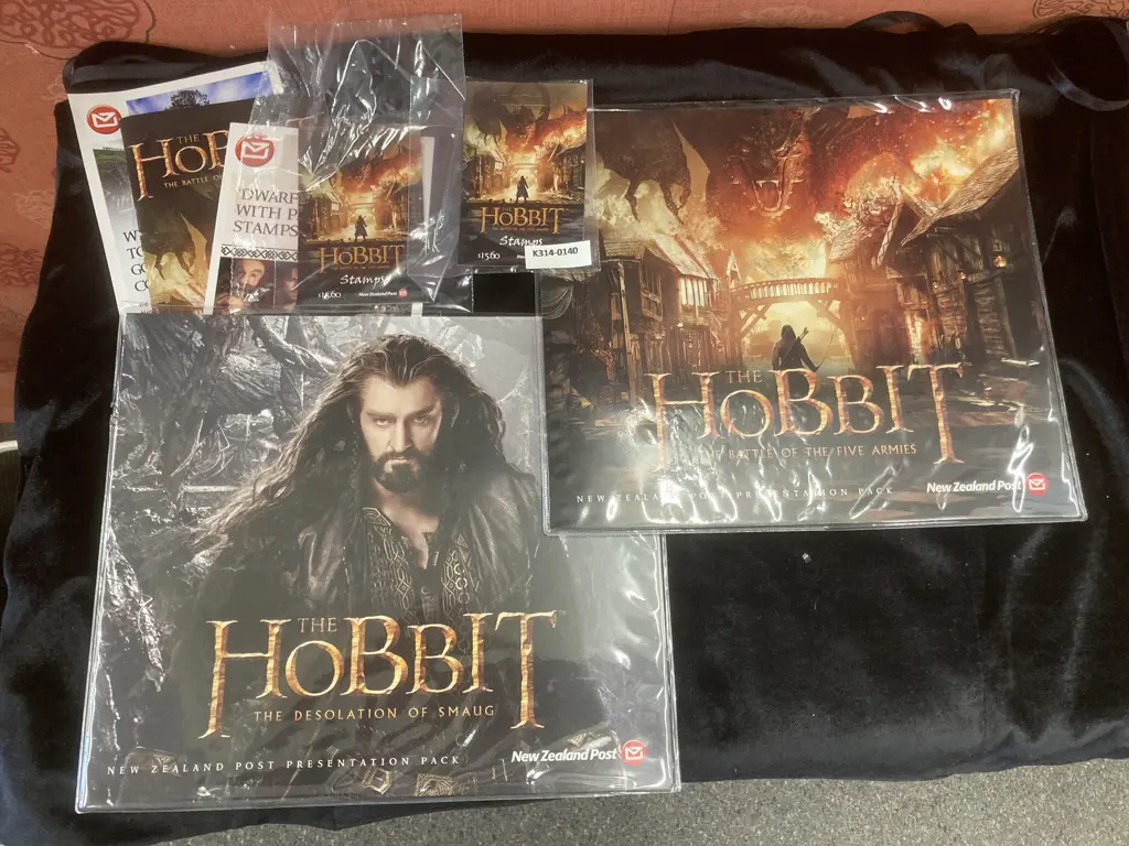 NZ Post Stamps - The Hobbit Battle Of The Five Armies & The Desolation Of Smaug Presentation Packs (Sealed) Image 1++