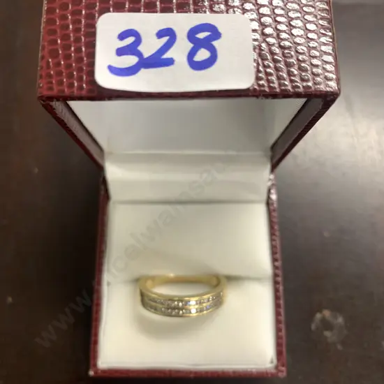 Gold Ring With Diamonds