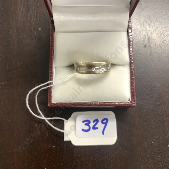 Gold Ring With Diamonds