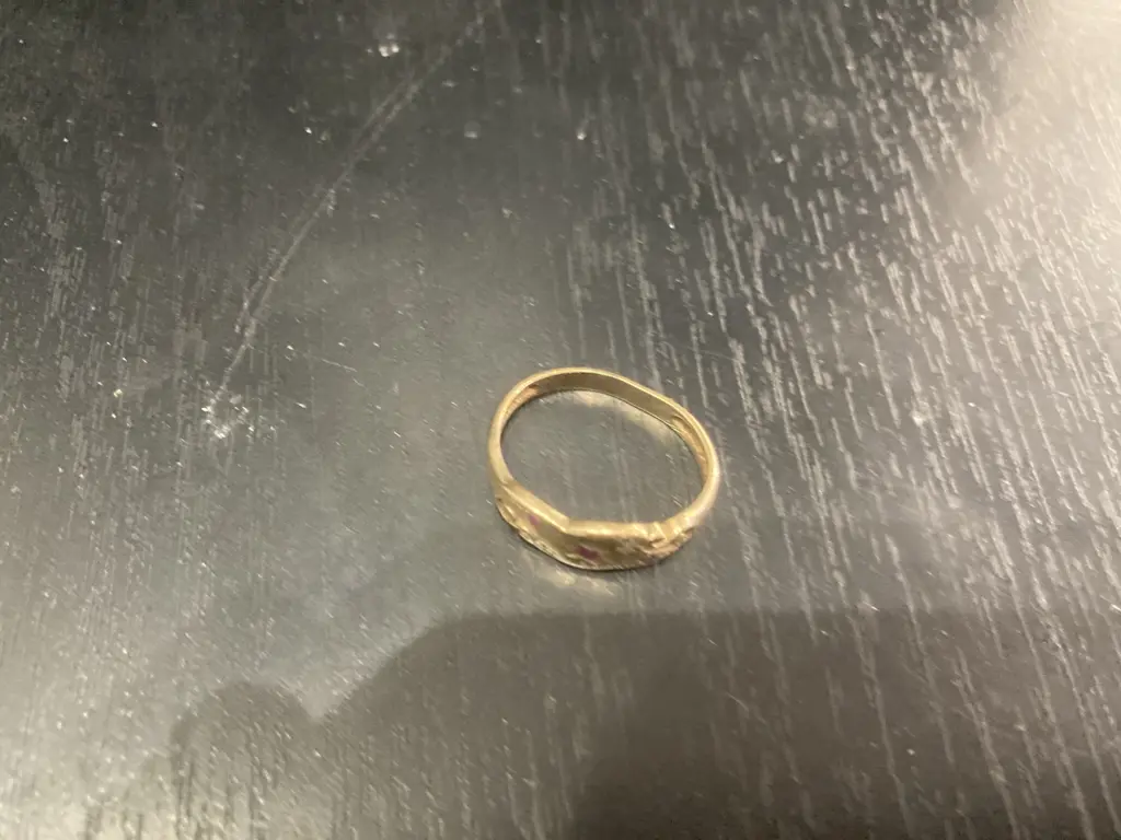 Gold Ring With Red Gemstones (AF) Image 1++