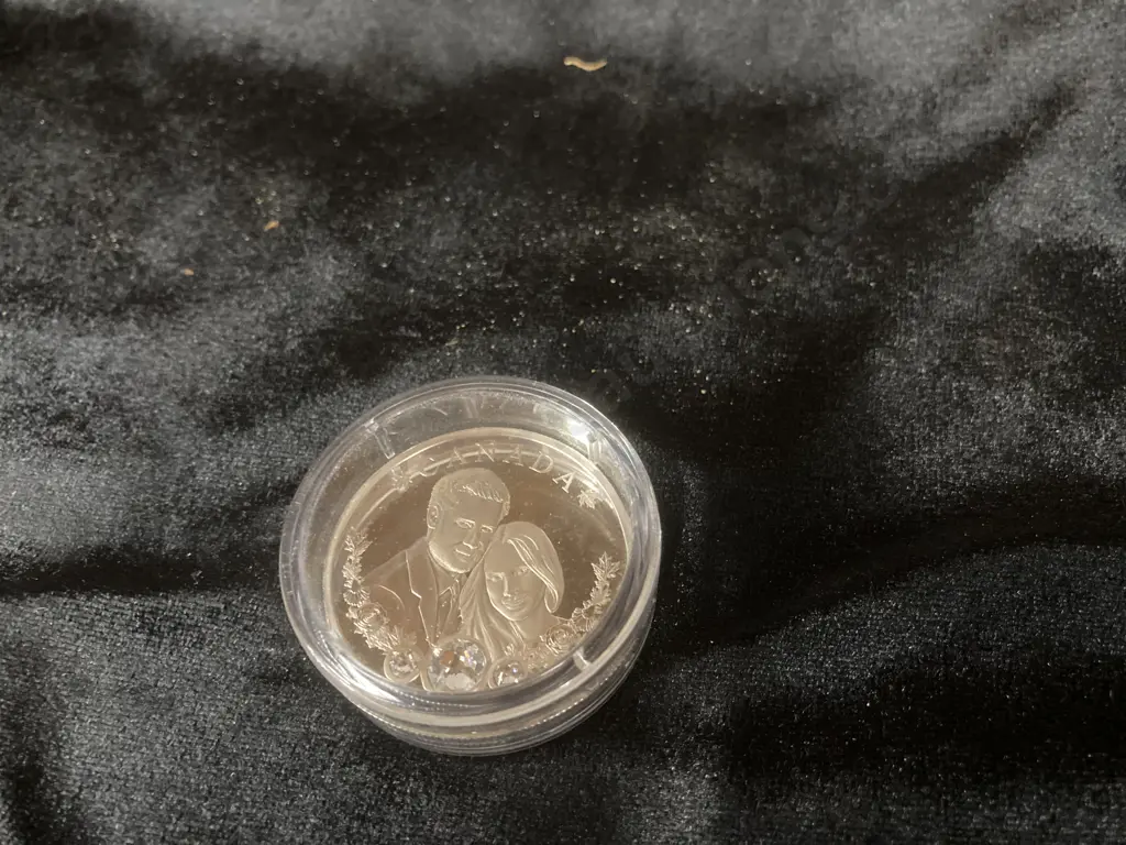 2018 CANADA 1 oz 9999 Silver $20 Proof Swarovski Coin Wedding of Harry & Meghan Image 1++