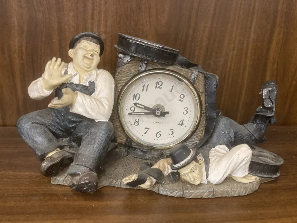 Collectable Laurel & Hardy Mantle Clock, 14 x 27cm, Resin Construction Image 1++
