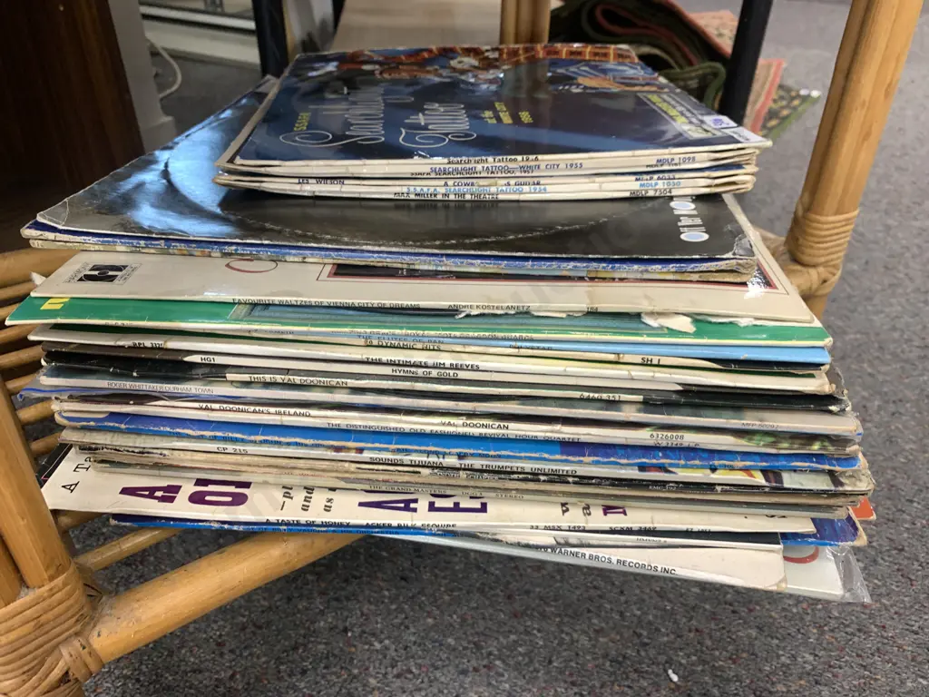 Selection Of Vintage LP's Elvis, Anne Murray Etc & HMV LP 333 Record Image 1++