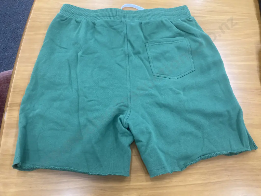 New DOPE Raw Fleece Shorts, Green, Size L Image 1++