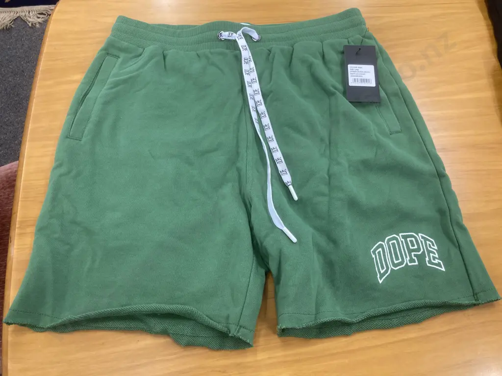 New DOPE Raw Fleece Shorts, Green, Size L Image 1++
