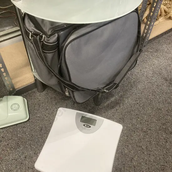 Zip Bathroom Scales, Frosted Glass 3 Tier 1/2 Round Shelf, Chiller Bag Picnic Set