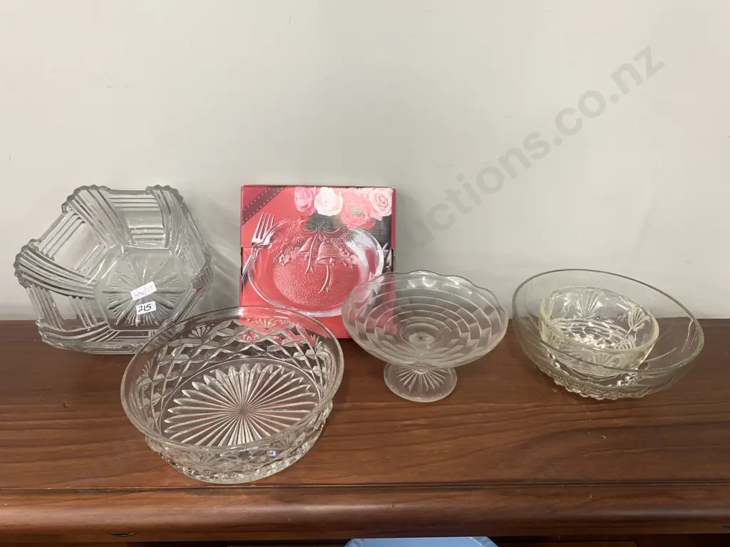 Assorted Vintage Glassware Image 1++
