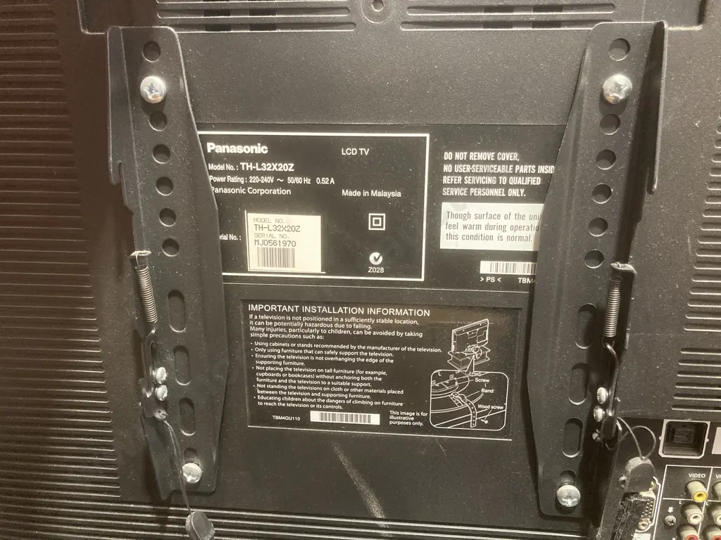 Panasonic 32" TV With Remote, Model TH-L32X20Z (no base has 1/2 wall mount attached) Image 1++