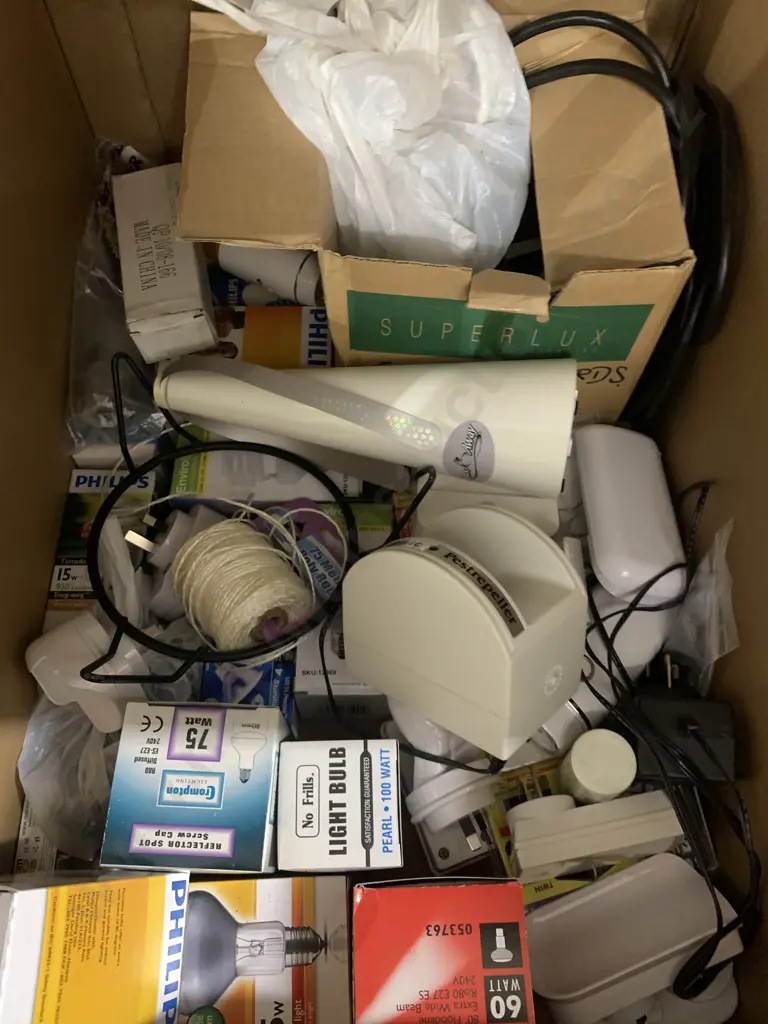 Box lot Light Bulbs, Shooaway Etc Image 1++