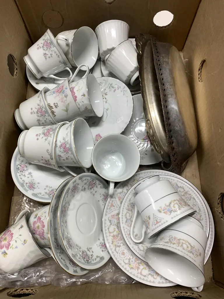 Box Lot Of Crockery Items, Silverware Etc Image 1++