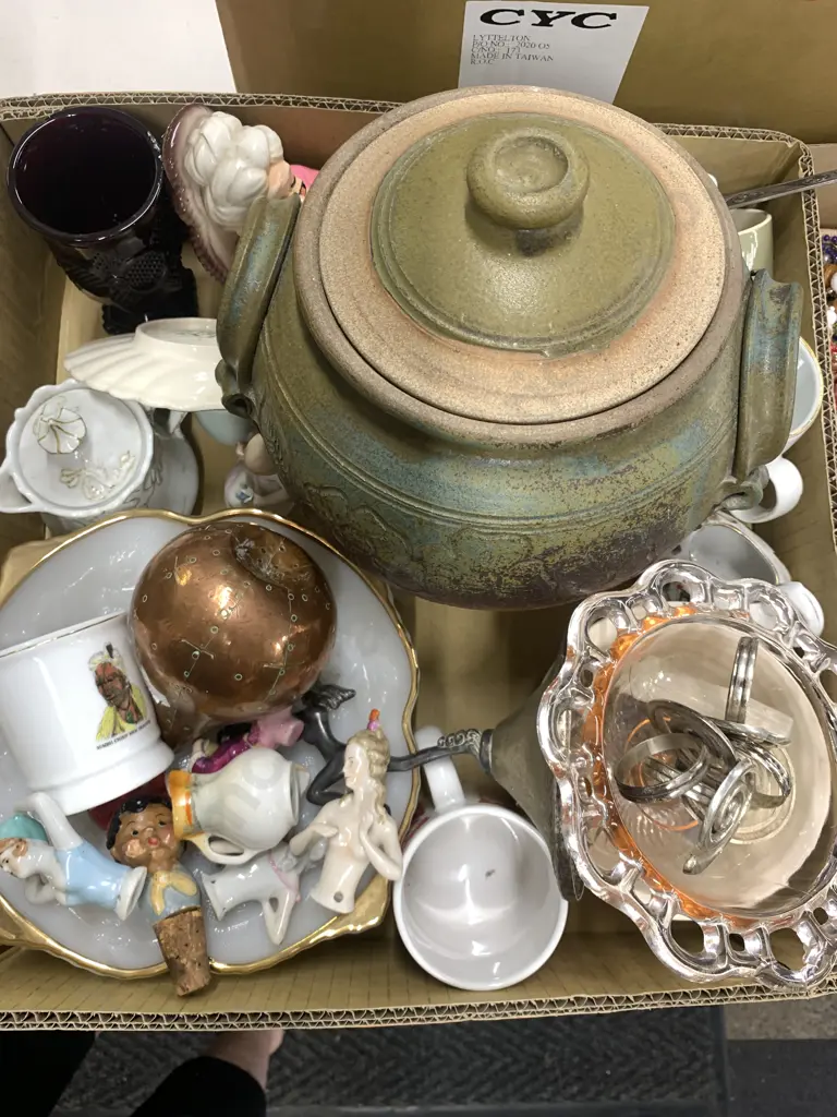 Box Lot Assorted China & Crockery Including Royal Worcester, Crown Lynn Etc Image 1++
