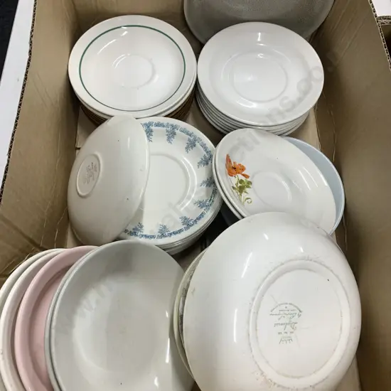 Box Lot Of Crown Lynn Items 