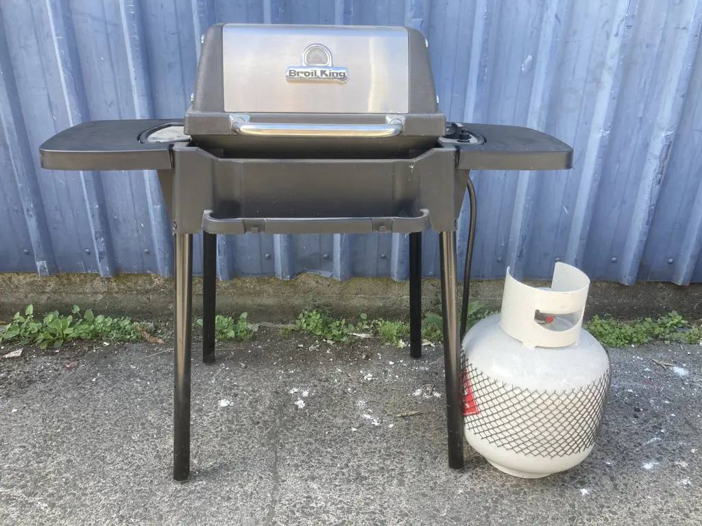 Broil King Porta - Chef 120 With Gas Bottle Image 1++