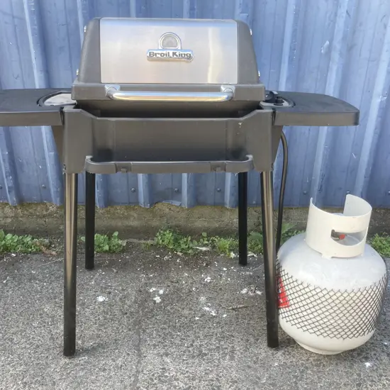 Broil King Porta - Chef 120 With Gas Bottle