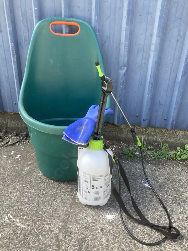 48 Litre Garden Cart With Pull Handle, 5 Litre Sprayer, Gloves Image 1++