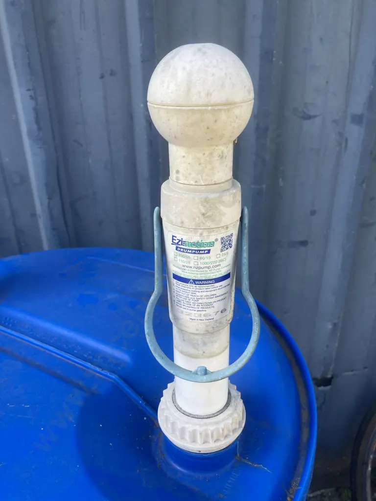 200 Litre Plastic Drum With 2" Tap & EziAction Drum Pump Image 1++