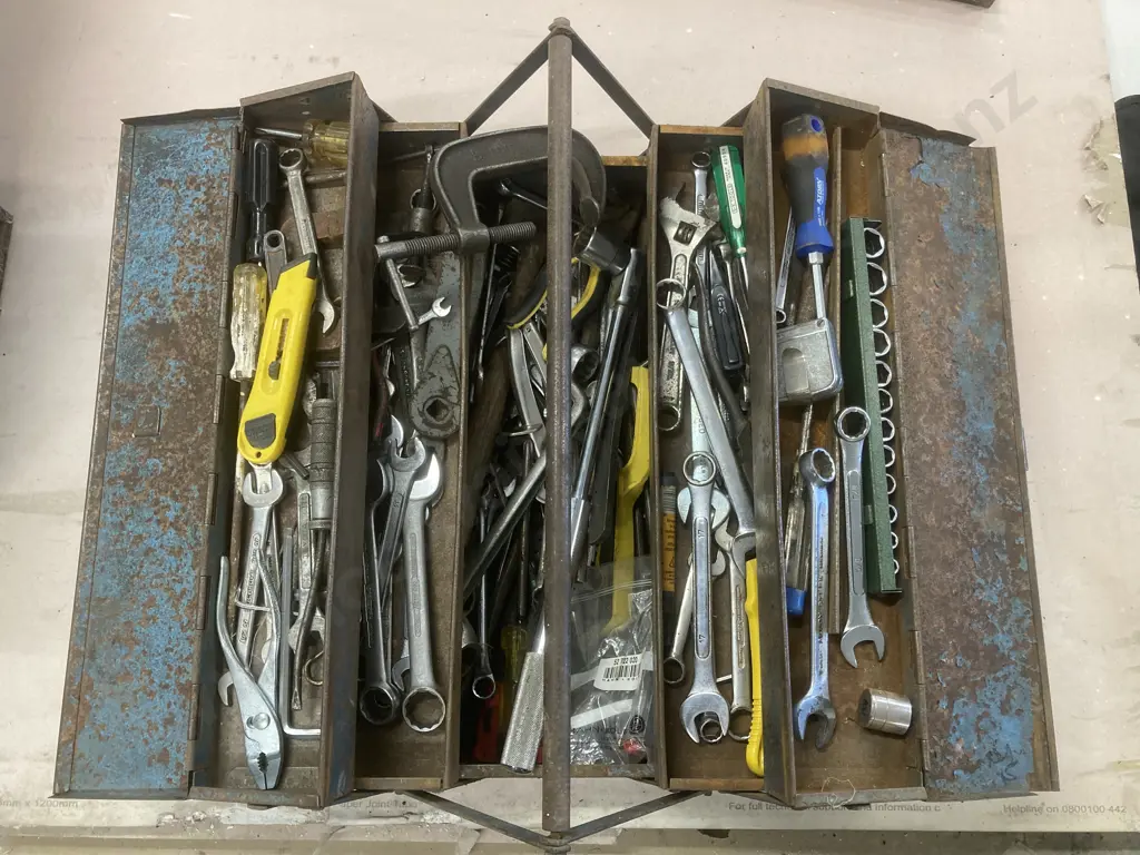 Blue Steel Cantillever Toolbox, Spanners, Sockets, Screwdrivers, Pliers, Hammer, Clamps, Torque Wrench Etc Image 1++