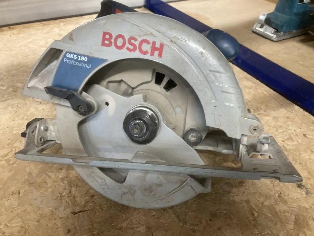 Bosch GKS190 Professional 184mm Circular Saw Image 1++