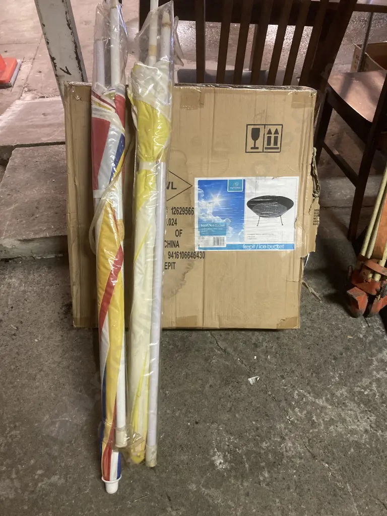 Brighter Days Fire Pit / Ice Bucket With Vintage Sun Unbrellas Image 1++