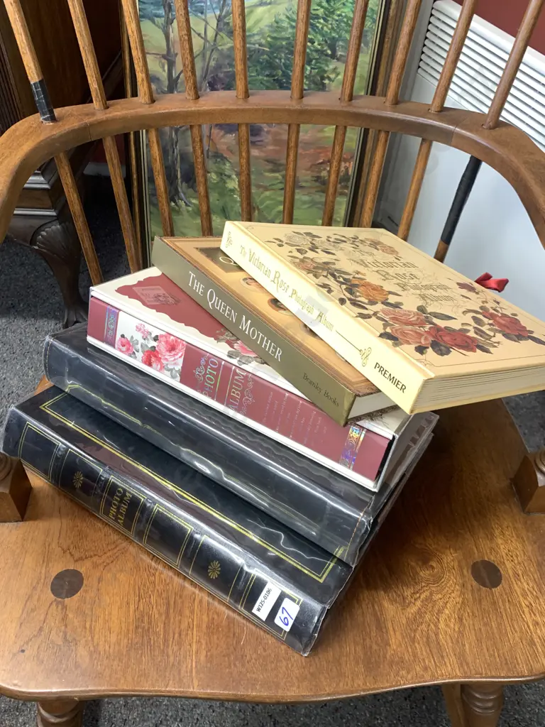 Selection of Vintage Photograph Albums And Books  Including The Queen Mother, Recipe Books Etc Image 1++