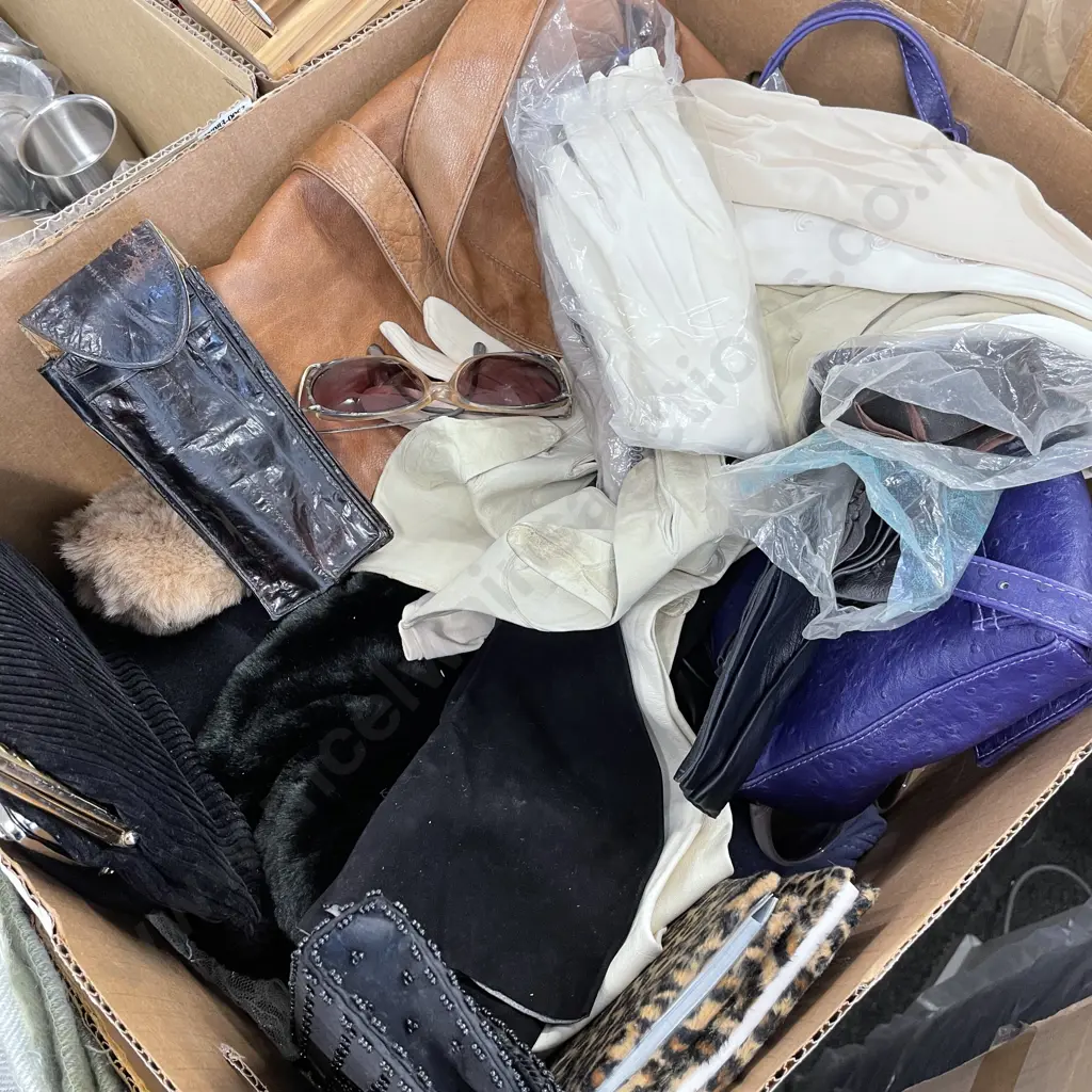 Selection of Vintage Clutches, Hand Bags, Glass, Glove Etc Image 1++